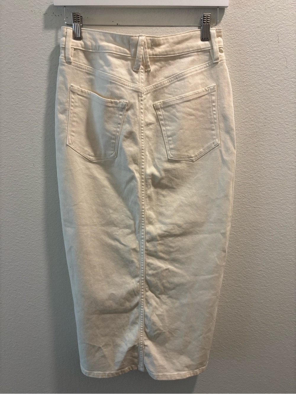 Good American Demin Midi Skirt in White, size 2/26 - Picture 7 of 8